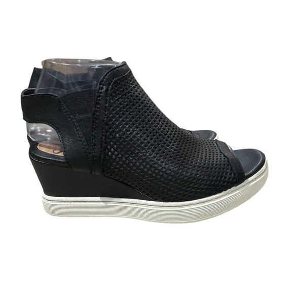 Women's Sofft Black Peep-Toe Shoes - Picture 2 of 6